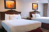 Bedroom Days Inn by Wyndham Eureka CA