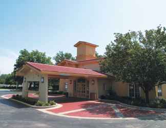 Bangunan 2 La Quinta Inn by Wyndham Kansas City Lenexa