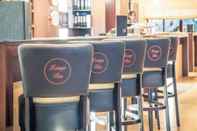Bar, Cafe and Lounge Mercure Auxerre Autoroute du Soleil
