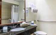 Toilet Kamar 2 Comfort Inn Wytheville