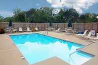 Swimming Pool Quality Inn University Area