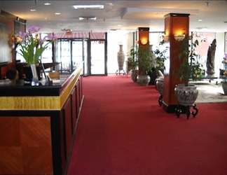 Lobby 2 Stamford Suites