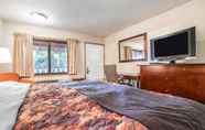 Bedroom 3 Rodeway Inn Baker City