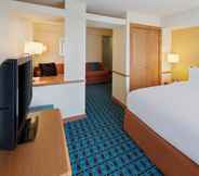 Bedroom 6 Fairfield Inn and Suites by Marriott Indianapolis Airport