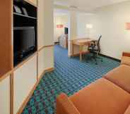 Common Space 5 Fairfield Inn and Suites by Marriott Indianapolis Airport