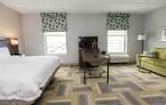 Bedroom 6 Hampton Inn & Suites Syracuse North Airport Area