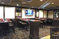 Bar, Cafe and Lounge Ramada by Wyndham Seekonk Providence Area