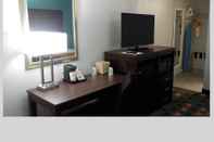 Bilik Tidur Clarion Pointe Indianapolis Northeast