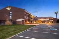 Exterior Country Inn & Suites by Radisson, Lincoln Airport, NE