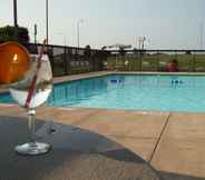 Swimming Pool 4 Country Inn & Suites by Radisson, Lincoln Airport, NE