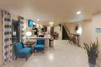 Lobi Sandhill Inn & Suites