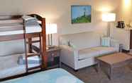 Ruang Umum 4 Sandhill Inn & Suites