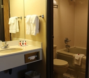 In-room Bathroom 5 Ramada by Wyndham Portland