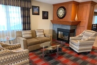 Lobby Ramada by Wyndham Portland