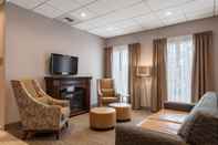 Common Space SureStay Hotel by Best Western SeaTac Airport North
