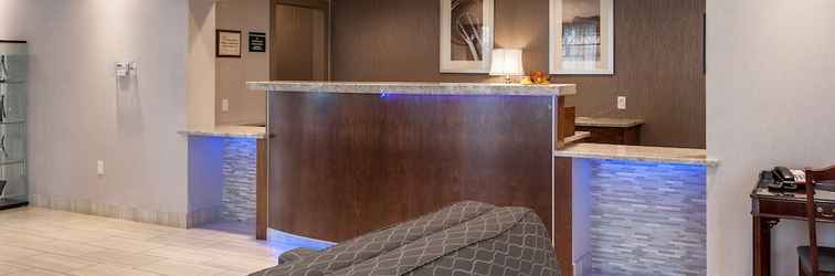 Lobby SureStay Hotel by Best Western SeaTac Airport North