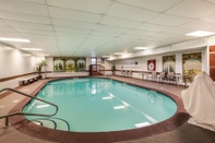 Swimming Pool SureStay Hotel by Best Western SeaTac Airport North