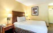 Bedroom 4 SureStay Hotel by Best Western SeaTac Airport North