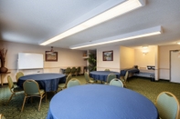 Functional Hall SureStay Hotel by Best Western SeaTac Airport North