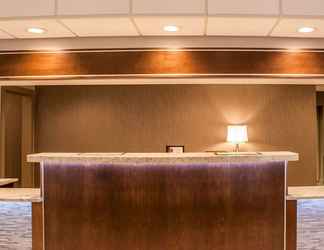Lobby 2 SureStay Hotel by Best Western SeaTac Airport North