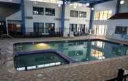 Hồ bơi 2 A Victory Hotel & Suites