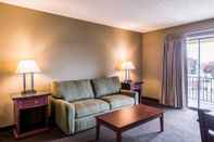 Common Space Rodeway Inn & Suites Portland - Jantzen Beach