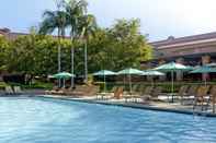 Swimming Pool Langham Huntington, Pasadena, Los Angeles