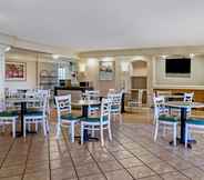 Restaurant 5 La Quinta Inn by Wyndham Stockton