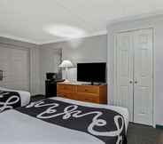 Bedroom 4 La Quinta Inn by Wyndham Stockton