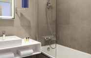 In-room Bathroom 4 Novotel Tours Centre Gare