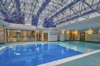 Swimming Pool Hilton London Metropole
