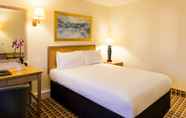 Bedroom 6 Copthorne Tara Hotel London Kensington