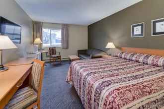 Bedroom 4 Heritage Inn Hotel & Convention Centre Cranbrook