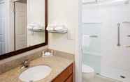 In-room Bathroom 4 Residence Inn by Marriott Cherry Hill