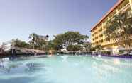 Swimming Pool 5 La Quinta Inn & Suites by Wyndham Coral Springs Univ Dr