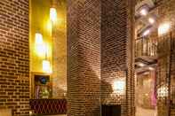 Lobby Wasserturm Hotel Cologne, Curio Collection by Hilton