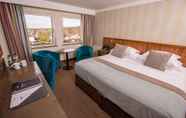 Kamar Tidur 4 Stormont Hotel