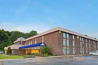 Exterior 4 Days Inn by Wyndham East Windsor/Hightstown