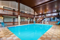Swimming Pool Days Inn by Wyndham Vernon