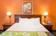 Kamar Tidur 6 Days Inn by Wyndham Fremont