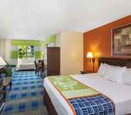 ห้องนอน 5 Days Inn by Wyndham Fremont