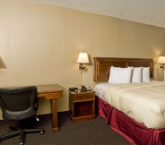 Phòng ngủ 4 Express Inn & Suites