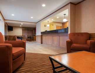 Lobby 2 SureStay Plus Hotel By Best Western Salmon Arm