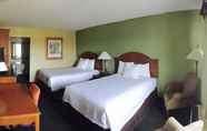 Bedroom 6 Econo Lodge White Pine Morristown I-81 & I-40 Split