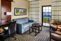 Common Space Courtyard by Marriott New Bern