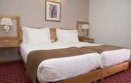 Kamar Tidur 2 Hotel Rainha D. Amelia, Arts & Leisure