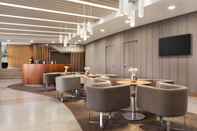 Bar, Cafe and Lounge Ramada by Wyndham Lisbon