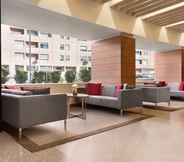 Lobby 4 Ramada by Wyndham Lisbon