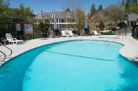 Swimming Pool Quality Inn Yosemite Valley Gateway