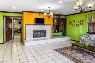 Lobi 4 Rodeway Inn & Suites Smyrna